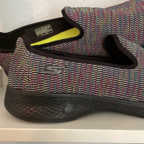 NWT Skechers Go Walk Skip On Shoes 11 - Picture 5 of 8